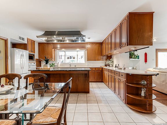 4th image of 110 Cliffside Dr