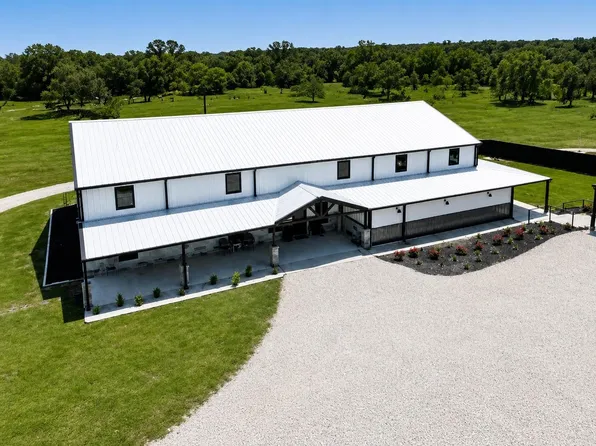 1235 Kelley Woods Ln, Franklin, TX 77856