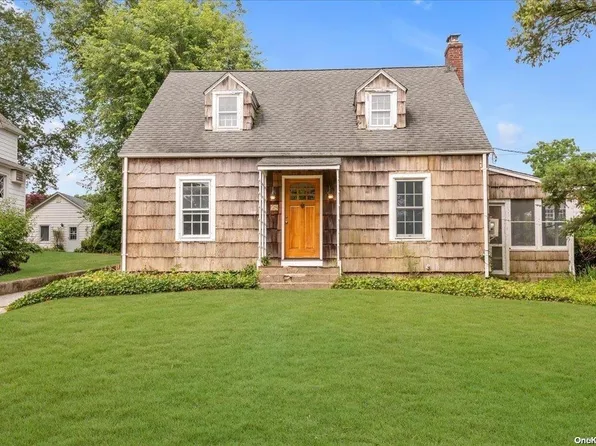 59 Soundview Drive, Huntington Bay, NY 11743