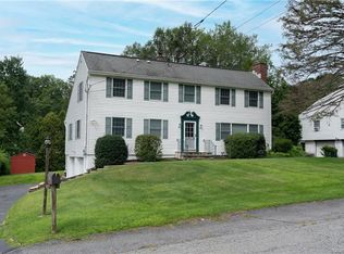 35 Tanya Ln, Mahopac, NY 10541