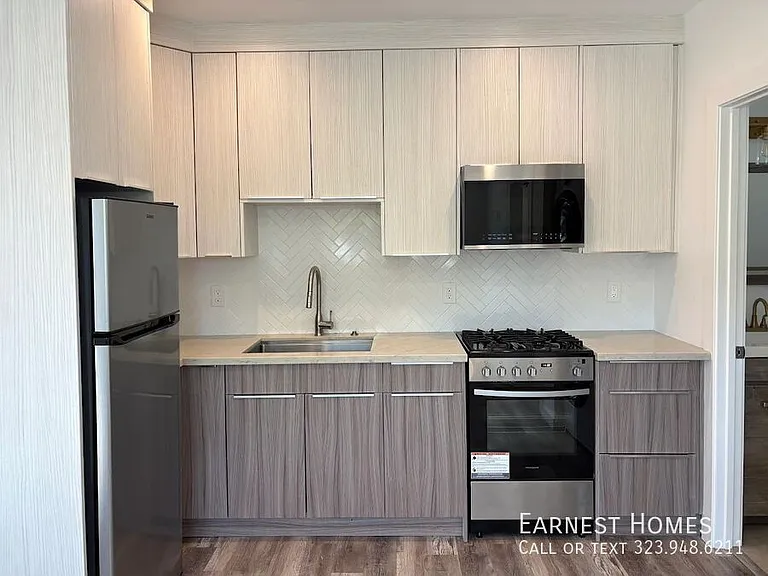 8045 Darby Ave #3 — Photo 2
