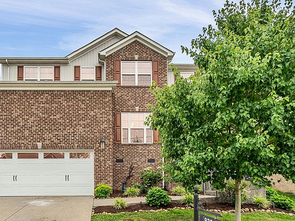 2nd image of 928 Bordeaux Pl