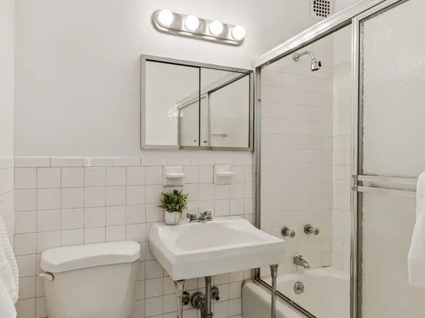 300 East 74th Street image 9 of 11