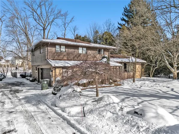 365 49th St NW, Canton, OH 44709