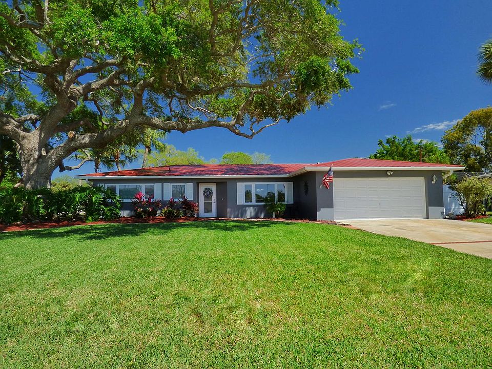 1st image of 827 Iris Dr