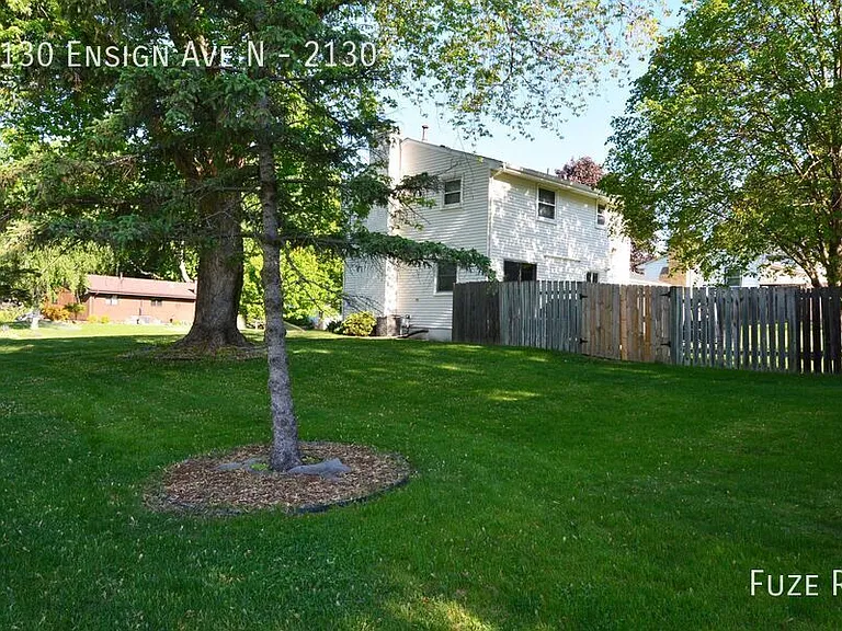 2130 Ensign Ave N #2130 — Photo 24