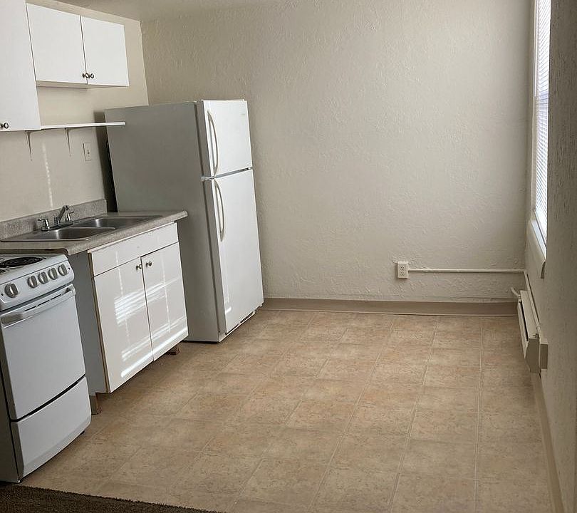 1st image of 522 N Iron St #202