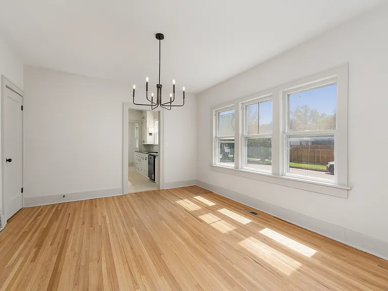 156 S Estelle Ave — Photo 4