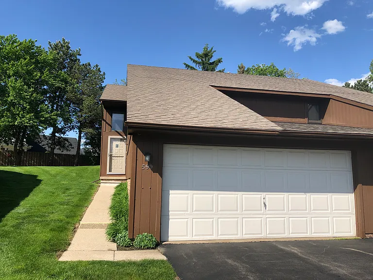 598 Echo Ct — Photo 2