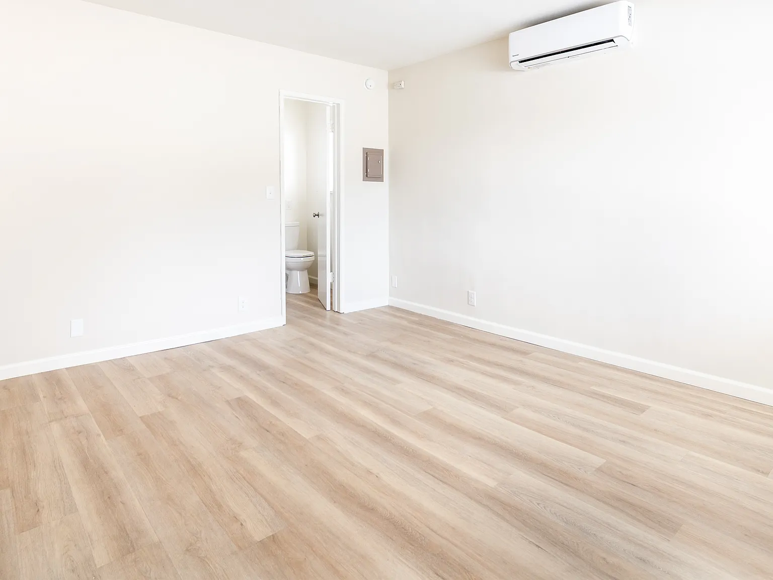Studio, $1,295 — Photo 4