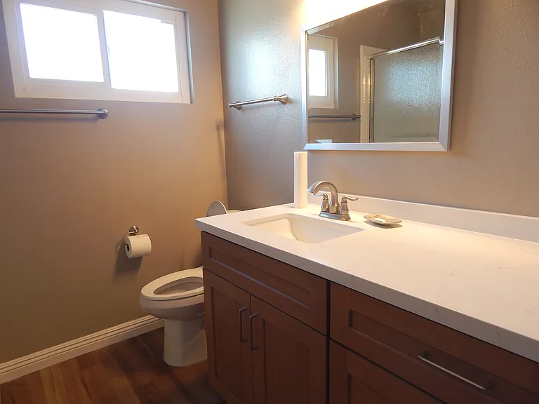 2101 Curtis Ave #4 — Photo 12