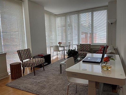 4th image of 1510 Lexington Ave APT 17S