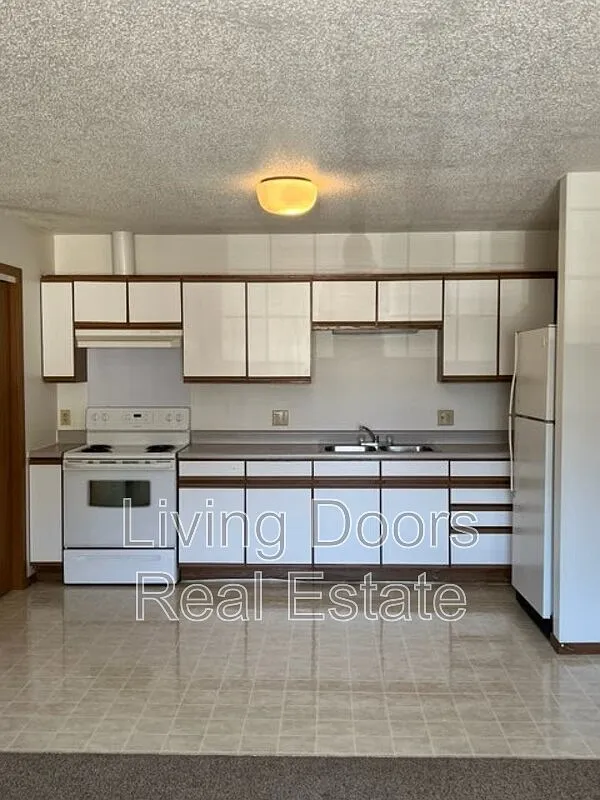 2 bed, 1.0 bath, $685 — Photo 1