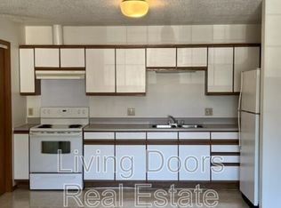 607 S Washington St #8, Bloomfield, NE 68718