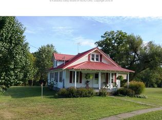 8934 Parkersburg Rd, Sandyville, WV 25275