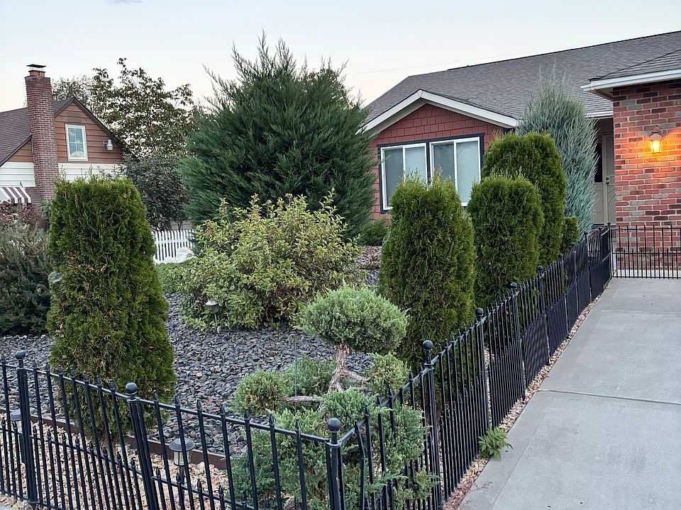 1st image of 2203 W Peninsula Dr