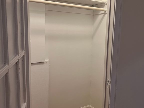 5th image of 2742 W Granville Ave #3