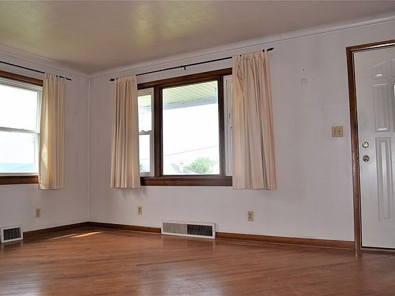 5th image of 70 Academy St