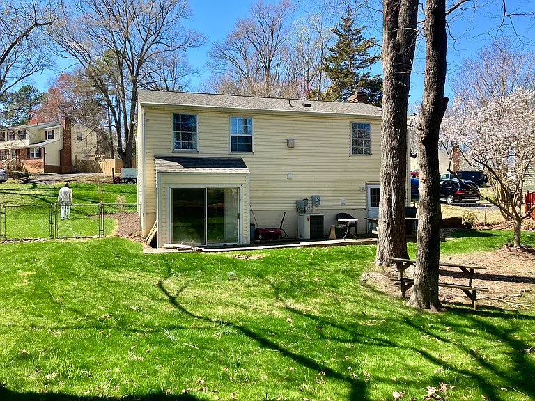 3913 Woodfield Rd — Photo 38