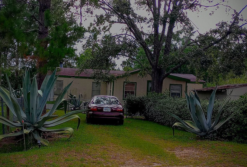 2nd image of 154 Creekside Ct