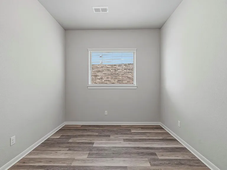 10055 Napier Dr — Photo 16