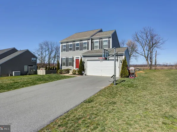 959 Crestwood Dr, Chambersburg, PA 17202