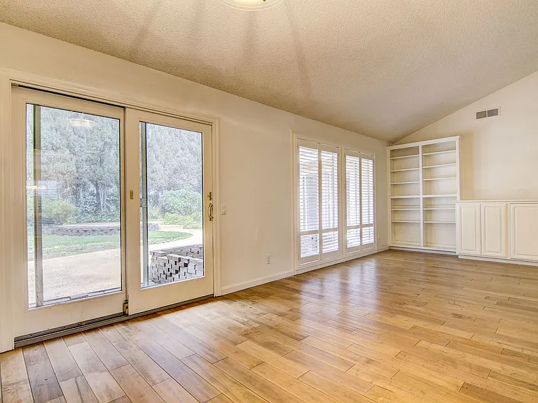 5123 El Cemonte Ave — Photo 3