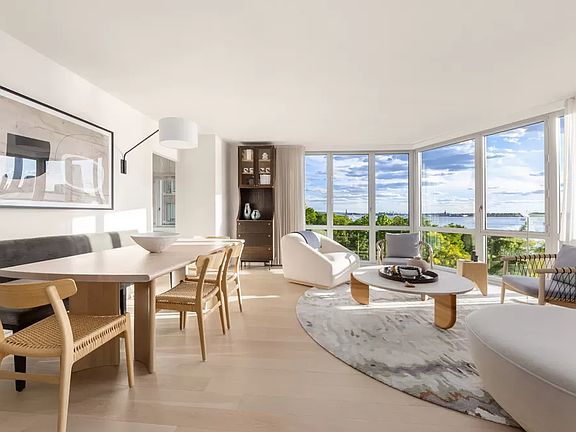 3rd image of 20 River Ter APT 4M