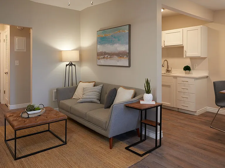 Lakewood Manor — Photo 11
