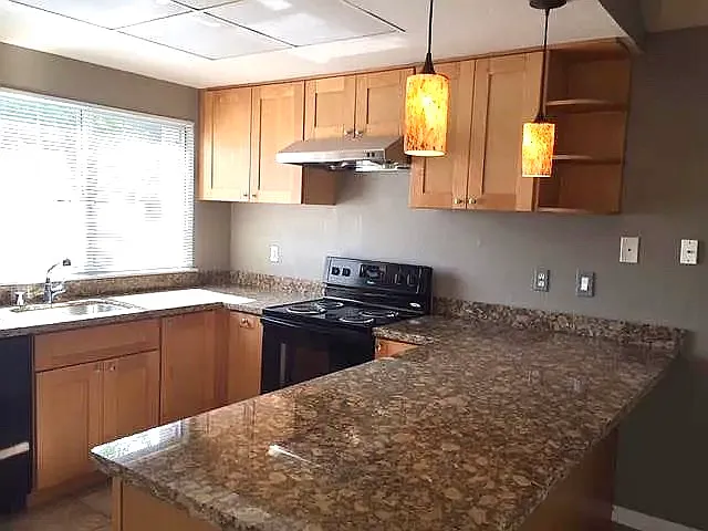4 bed, 1410 sqft, $3,045 — Photo 1
