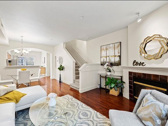 5th image of 18211 NE 95th Way #108