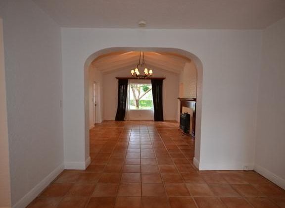Dining room.
