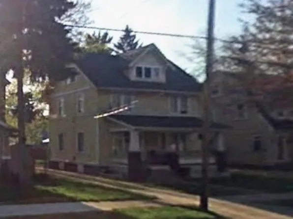 989 N Howard St, Akron, OH 44310