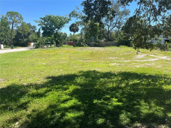 2414 Pelican Dr Lot 1, Sarasota, FL 34237