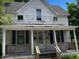 6 Clayton St, Amsterdam, NY 12010