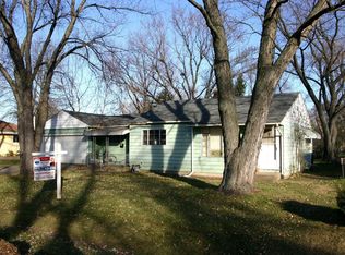 17 Manor Rd, Lake Zurich, IL 60047