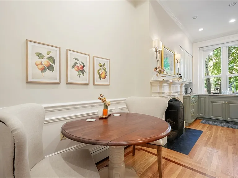 28 Marlborough St #1 — Photo 6