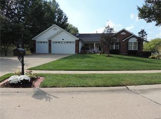 1247 Park Meadow Dr, Fenton, MO 63026