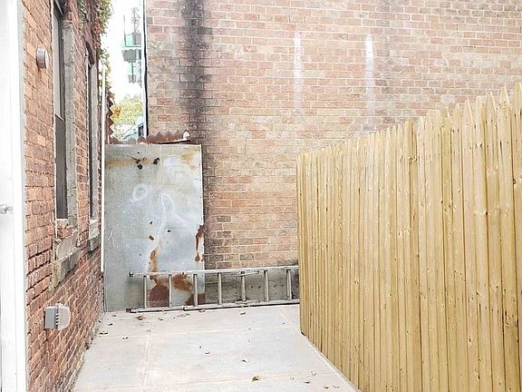5th image of 110 Ellery St #1