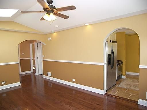 3rd image of 513 Geneva Ave