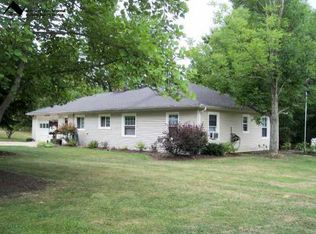 9989 Edward Ln, Chagrin Falls, OH 44023