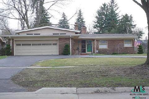 1st image of 246 Wellington Cres