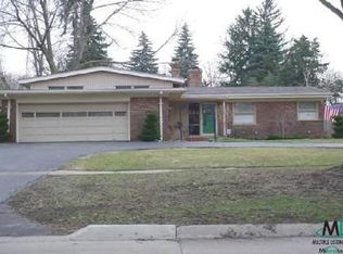 246 Wellington Cres, Mount Clemens, MI 48043