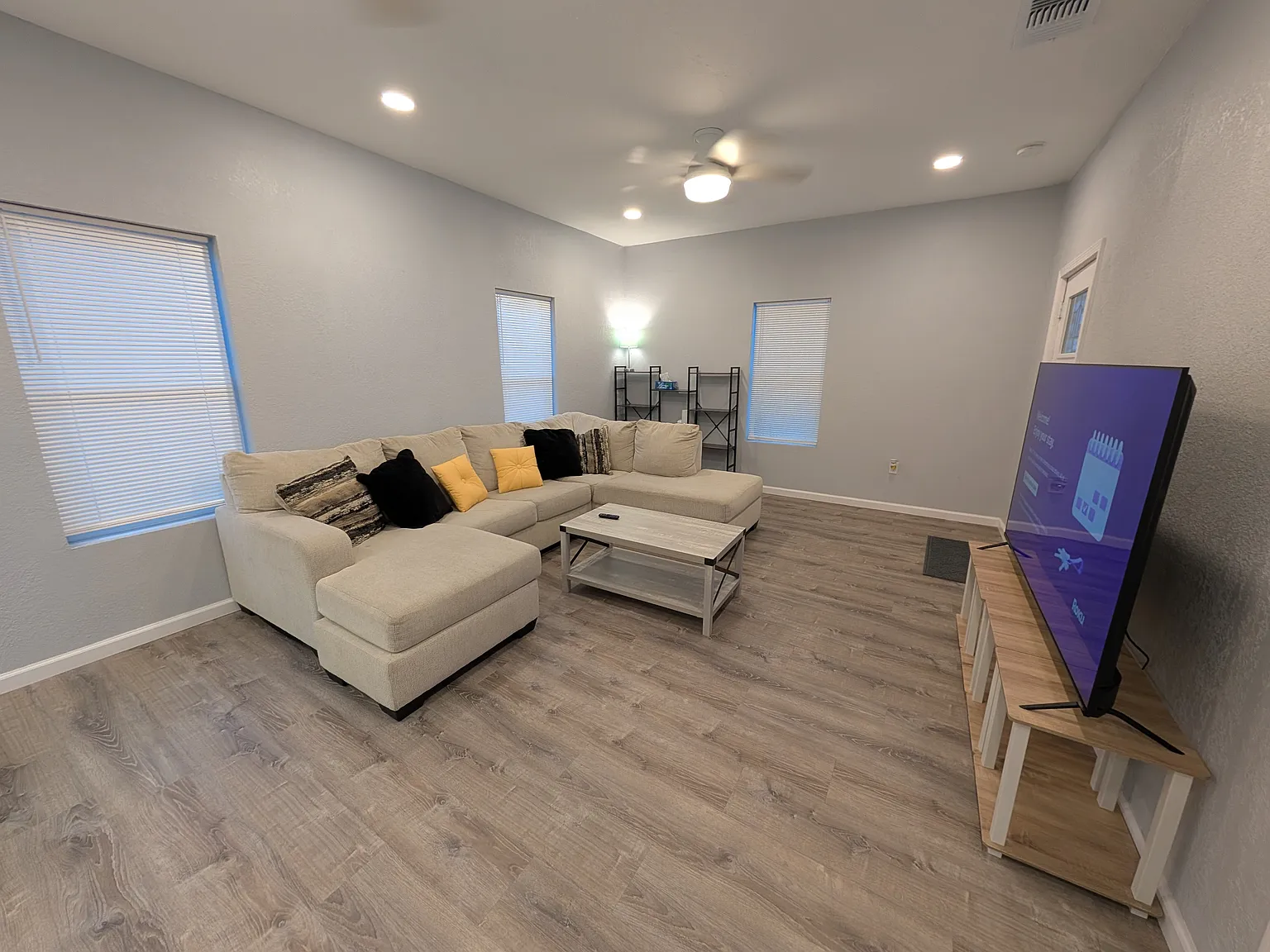 118 Canadian St — Photo 3
