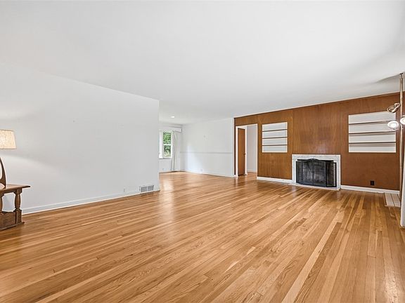 5th image of 1140 Lakemont Dr