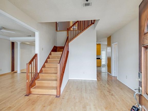 5th image of 1824 Sandalwood Ln