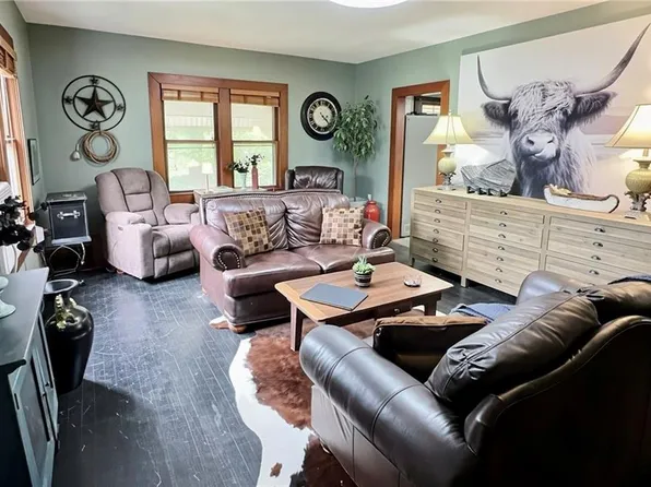 218 W Joe Davis St, El Dorado Springs, MO 64744