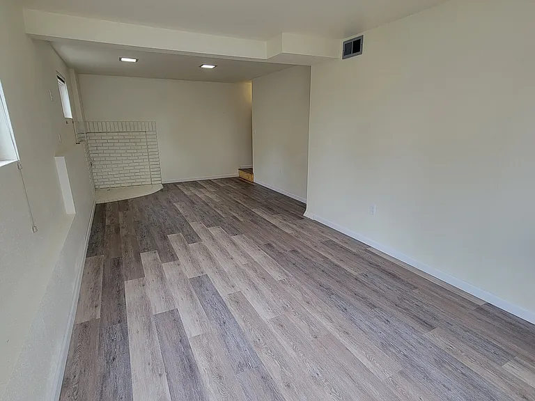 1212 Evans Ave W — Photo 30