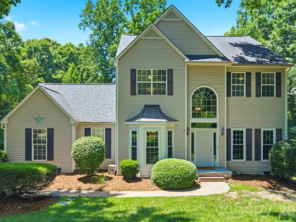 137 Purple Finch Ln, Mooresville, NC 28117