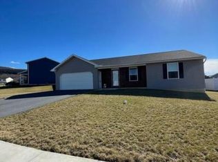 17 Evergreen Way #L-0327, Newmanstown, PA 17073